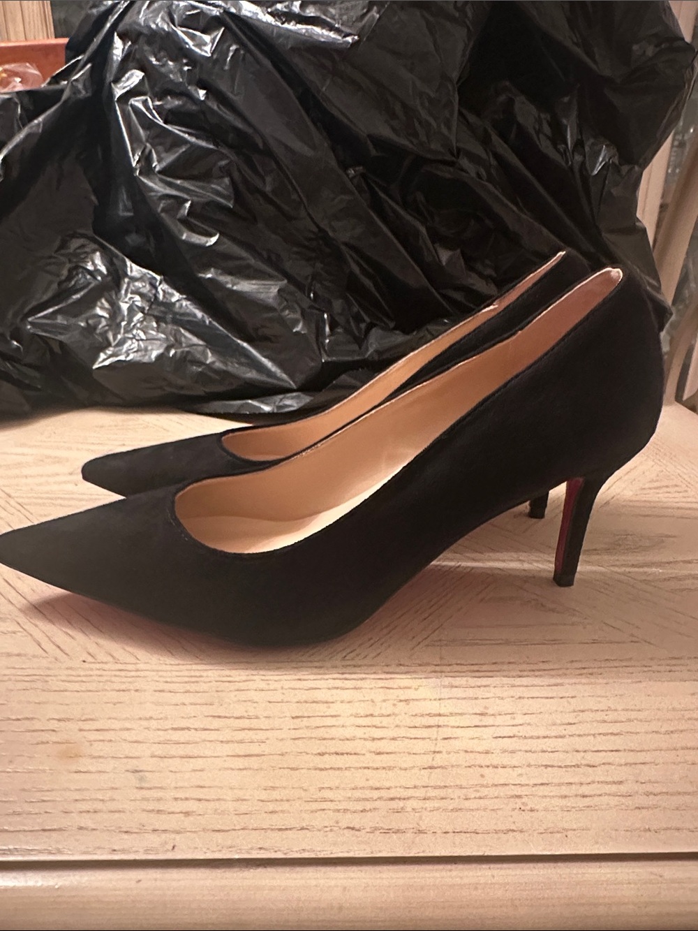 Stylish Black Suede Pointed-Toe Pumps - Picture 2 of 4